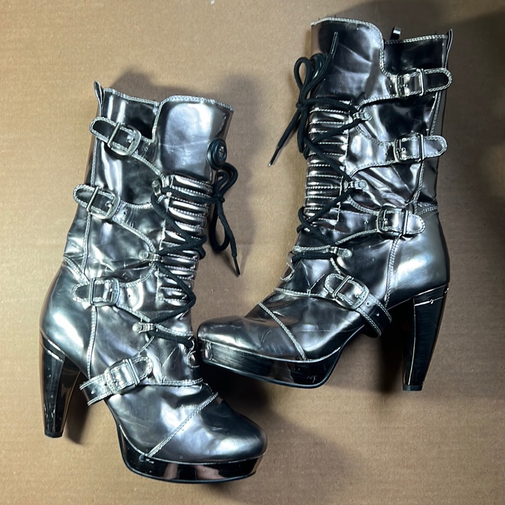 New Rock Boots - sz EU 40 silver leather